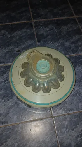 Robô limpador de piscina
