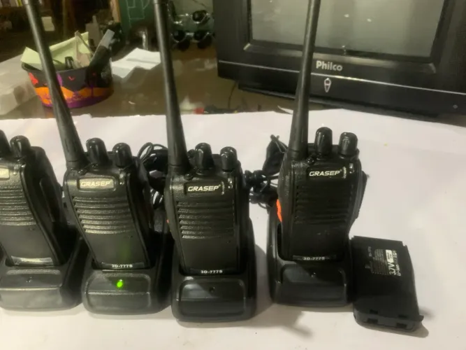 Seis walkie-talkie da marca Grasep