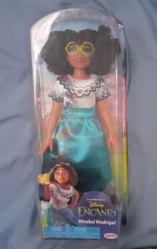Boneca Mirabel Madrigal 