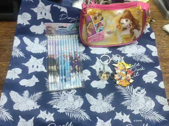 Kit Infantil Disney Completo (Bolsa + Lápis + Acessórios)