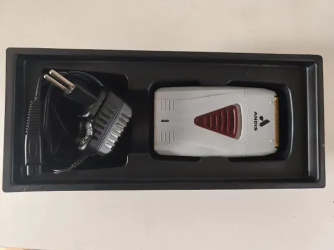 Máquina de Barbear Andis Shaver Profoil Lithium Bivolt New(1 MÊS DE USO)