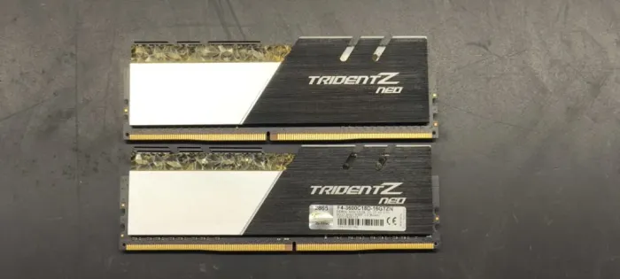 KIT 16GB (2x8GB) G.Skill Trident Z Neo DDR4 3600MHz CL16 RGB - Perfeito Estado!
