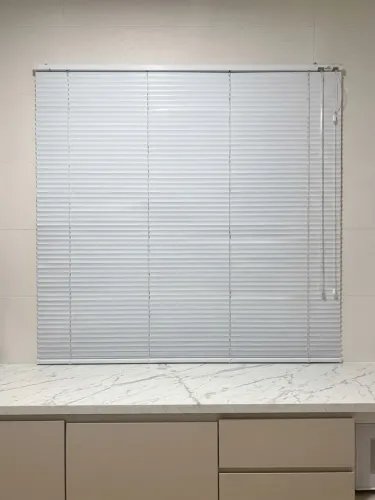 Persiana Horizontal Branca - Excelente Estado / Linda e Pronta para Instalar