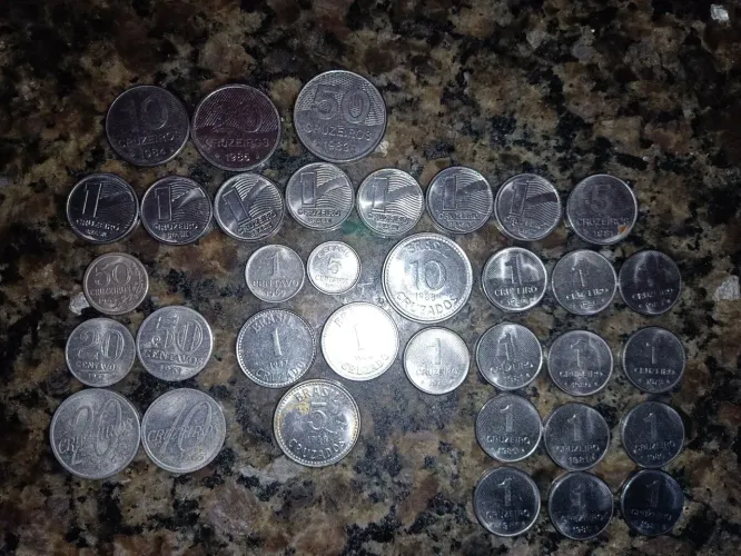 Grande Lote Com 34 Moedas Antigas - Cruzeiro, Cruzado E Centavos (Anos 50 A 80)