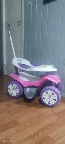 Quadriciclo infantil Biemme com empurrador