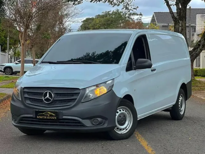 Mercedes-Benz Vito 111 CDI Furgão 1.6 TB Diesel 4P MEC 2016