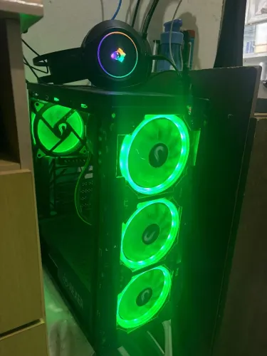 Ryzen 5 4600g, 2 memory ram 8gb, 1 teclado mecânico, 1 headset, 1 mouse, 1 SSD data 224gb