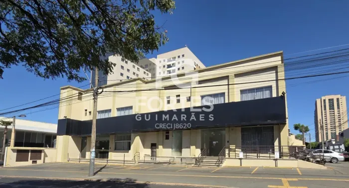 Imóvel Comercial de Esquina com 1.390m² divididos em 2 pavimentos, na avenida Presidente K