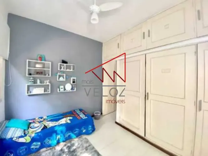 Casa muito grande na Rua das Acácias