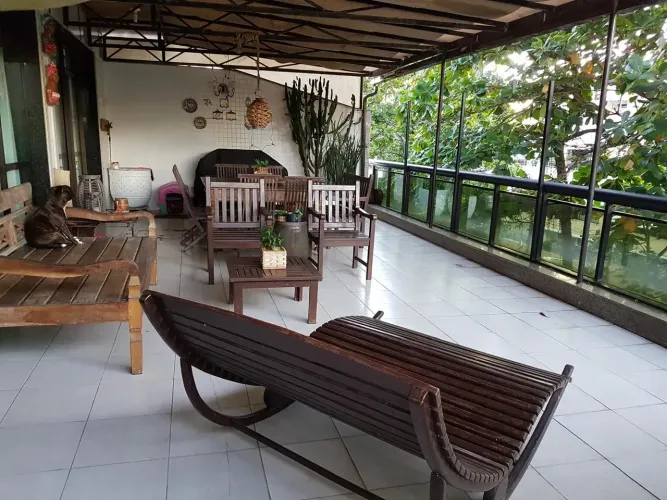 Duplex para venda possui 458 metros quadrados com 4 quartos em Barra da Tijuca - Rio de Ja