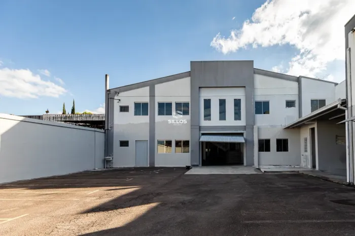 Barracão para locação com 800 m² no Cajuru em Curitiba