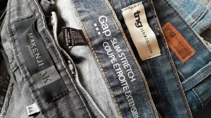 Lote de 95 Roupas Masculinas - Calças Jeans, Sociais e Camisas