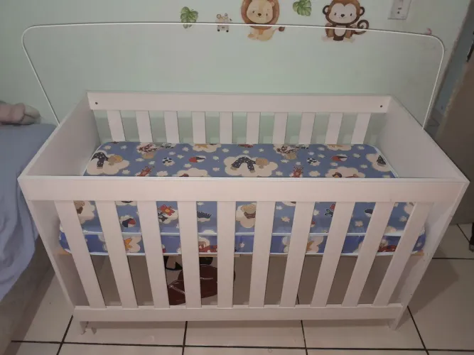 Vendo berço e colchão e doação de ninho e kit berço