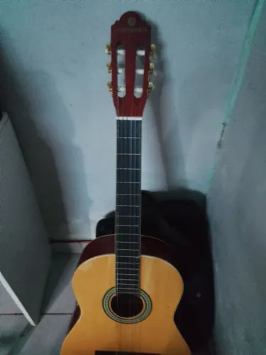 Violão novo
