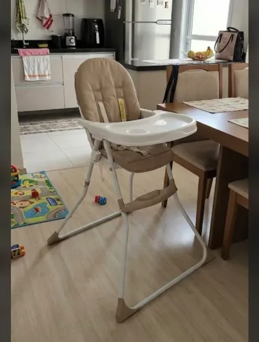 Cadeirinha alimentação bebê 