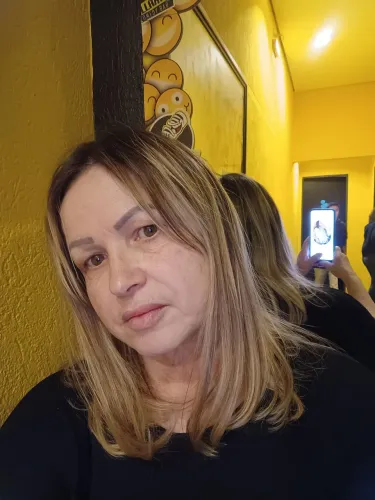 Babá, cuidadora.