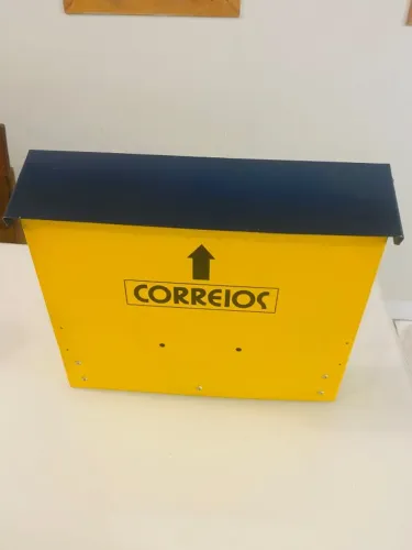 Caixa de Correio de Portão Resistente para Cartas - Segurança e Praticidade