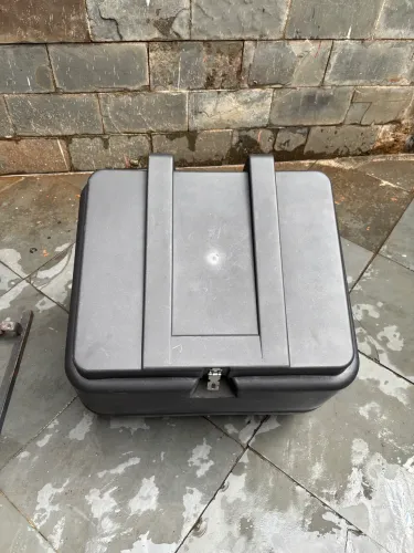 Baú 80 L c\ suporte e trilho