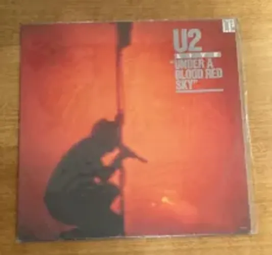 U2 - Vinil/LP - " Under a blood red sky" - Usado, como novo