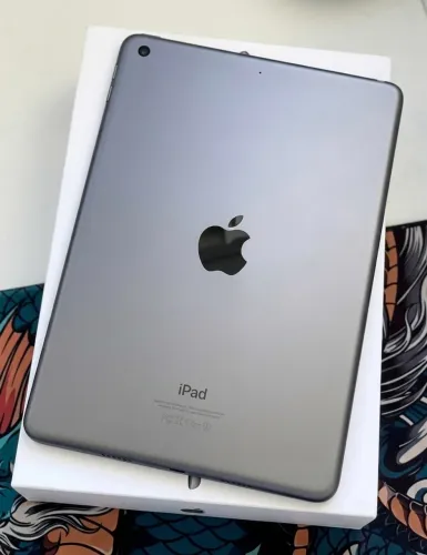 iPad 9ª Geração Apple 64GB Wi-Fi - Cinza-Espacial (Na Caixa / Excelente Estado)
