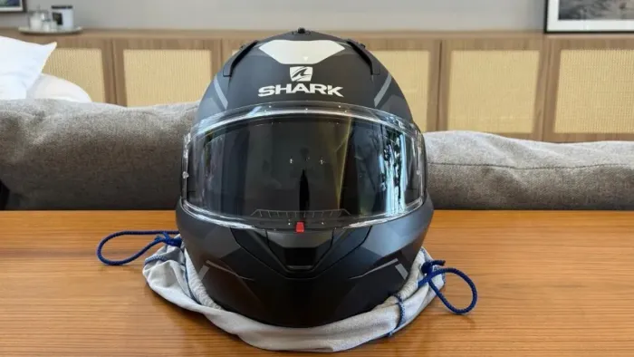 Capacete Shark escamoteável