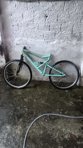 Quadro pneus e suspensão de bicicleta (quadro caloi ks)