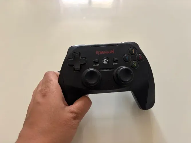 Controle Redragon Saturn G808 sem fio