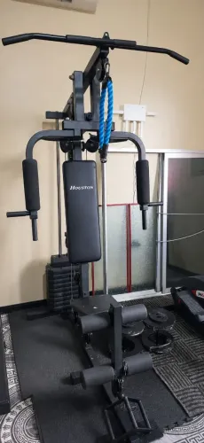 Vendo equipamentos de academia semi novos (estação, Elíptico, halteres e banco)