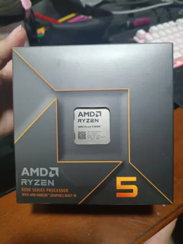 RYZEN 5 8500G 3GHZ (5.0Ghz Max Turbo) cachê 6 MB, AM5, 12 Threads,Vídeo integrado