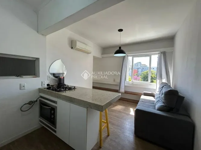 Apartamento 1 dormitório, mobiliado, com box, na Rua Duque de Caxias.