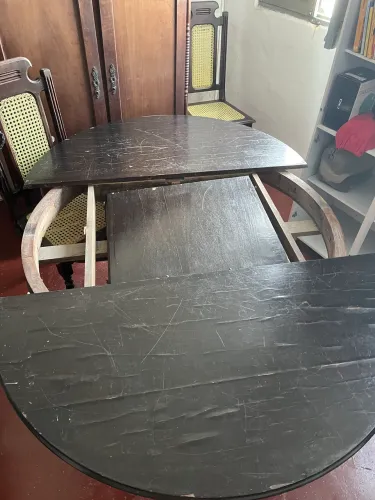 Móveis estilo colonial .