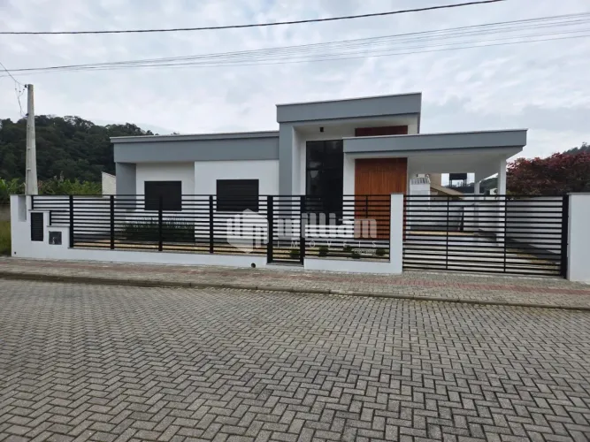 CASA A VENDA NA GUABIRUBA!