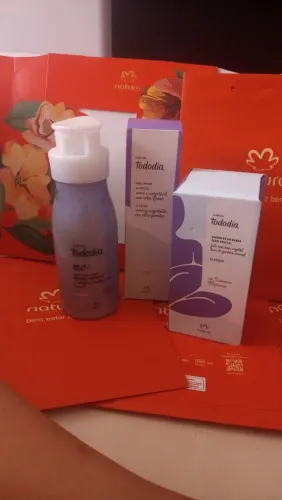 Kit natura hidratante + body splysh + caixa de sabonete
