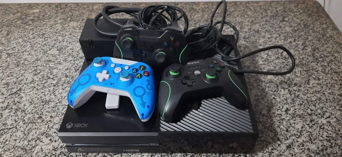 Vendo xbox one ou troco em PS4