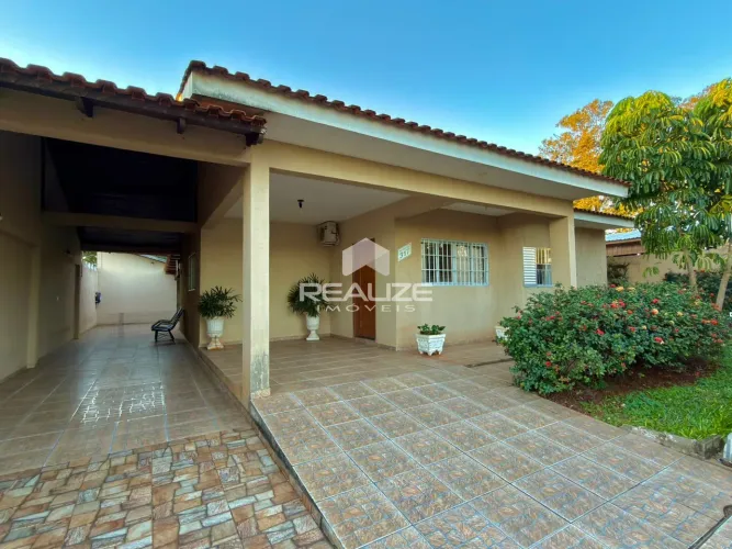 Casa à venda no Jardim Petrópolis com 4 quartos e piscina.