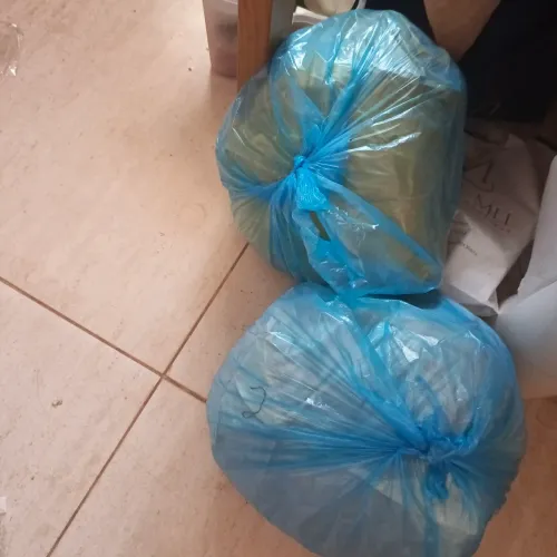 Sacolas de retalhos  vários tamanhos, texturas, vários tipos de tecidos e cores 