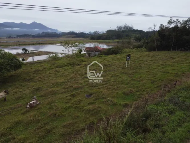 Terreno com 2.328,83m² em Massaranduba , SC