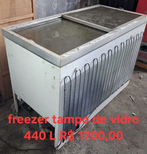 Freezer 440l, todo revisado, motor novo, 220v. Tampo de vidro