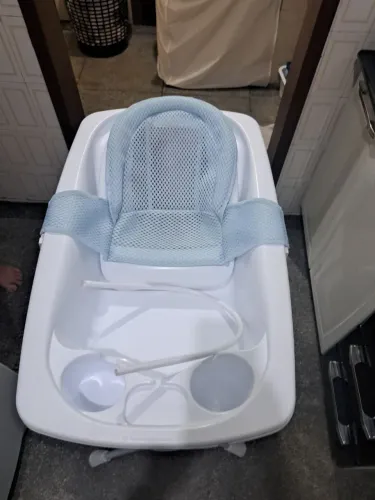 Banheira infantil Galzareno , com assento anatomico semi-nova