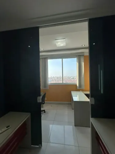 (VENDO) LINDA SALA NO ED. SÃO LUIS OFFICES TODA REFORMADA EM SÃO LUÍS