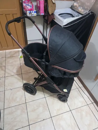 Carrinho Galzerano Zoe dobrável em ótimo estado