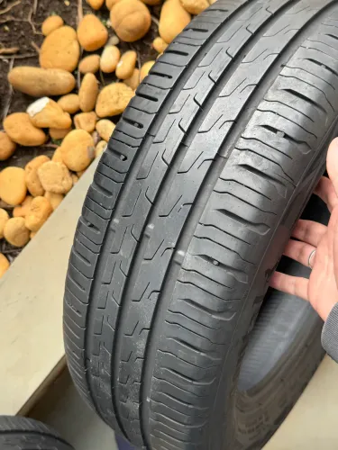 Vendo par de pneu continental 185/60 R15