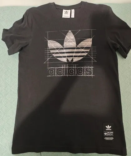 Camiseta Adidas originals logo preta P