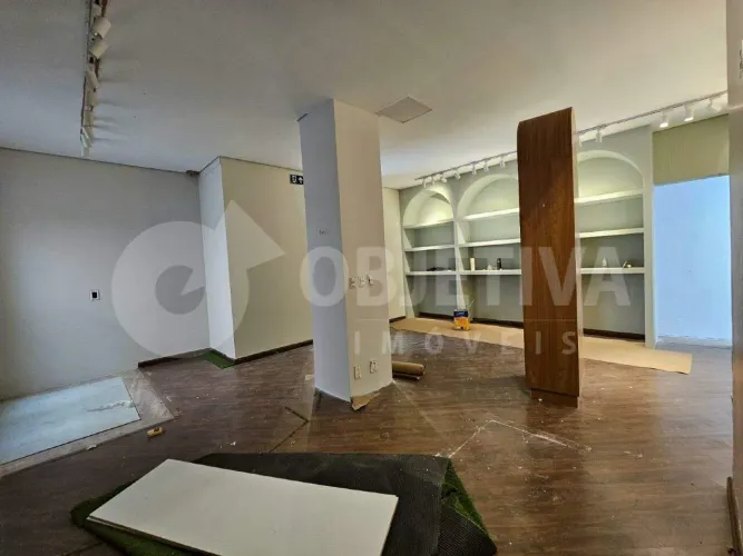 Excelente casa comercial disponível para aluguel no Bairro Fundinho região central de Uber