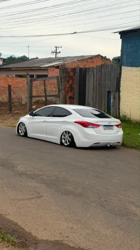 Hyundai Elantra GLS 1.8 16V Aut. 2013