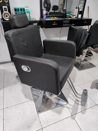 CADEIRA BARBEIRO HIDRÁULICA RECLINÁVEL