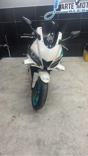 Yamaha R3 24/25 - Sabor 0KM