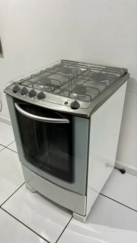 Vendo fogão Electrolux de 4 bocas 