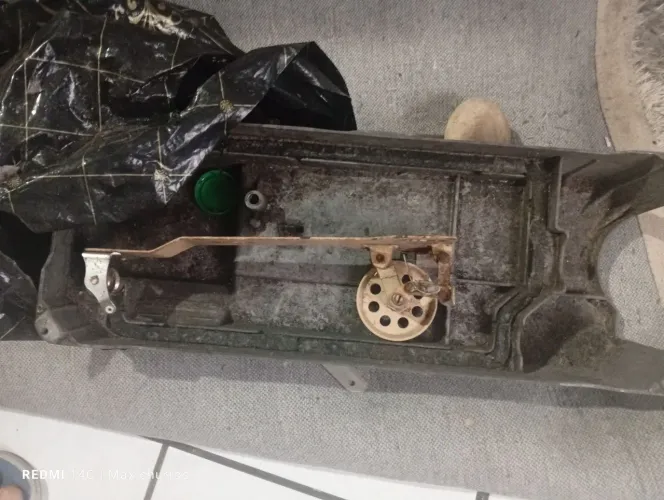 MÁQUINA DE COSTURA INDUSTRIAL