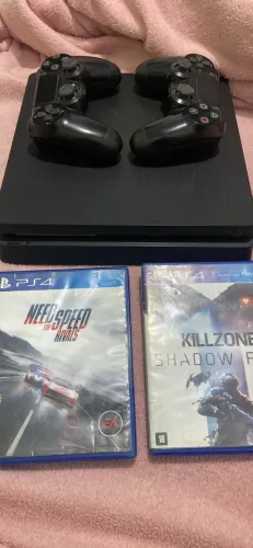 Ps4 slim 